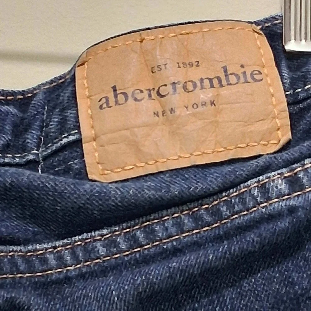 Abercrombie & Fitch Womens Straight Leg Blue Jeans Size 14‎ Button Fly Cotton